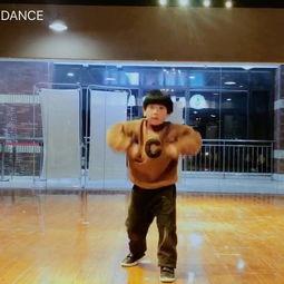 欢乐吃瓜少年舞蹈视频,舞蹈视频引网友热议