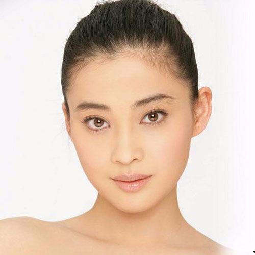 年轻的国际明星,年轻明星的璀璨人生